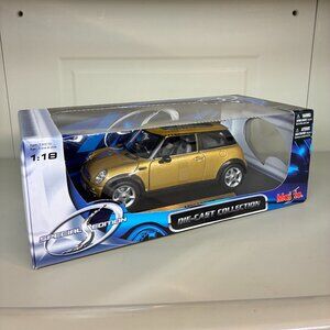 Gold Mini Cooper 1:18 Scale Special Edition Sun Roof Maisto Die Cast